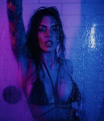 WatchGirlsPlay
