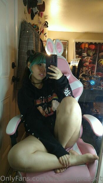 weebempresskittenlee