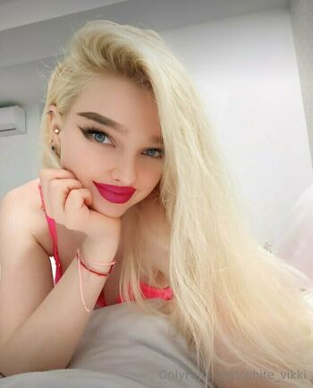 white_vikki