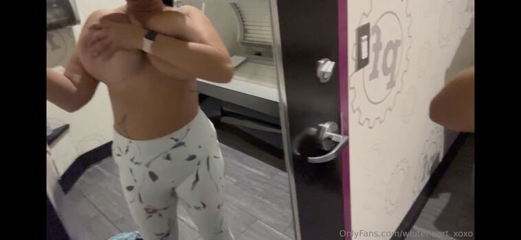 whiteheart_xoxo