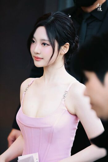 WomenK-pop