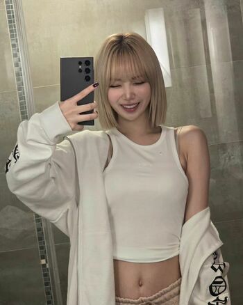 WomenK-pop