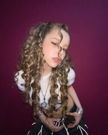 WomenK-pop