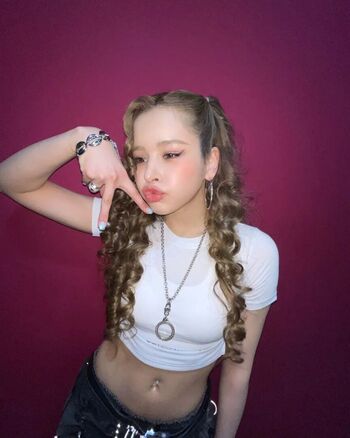 WomenK-pop