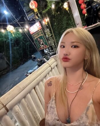 WomenK-pop