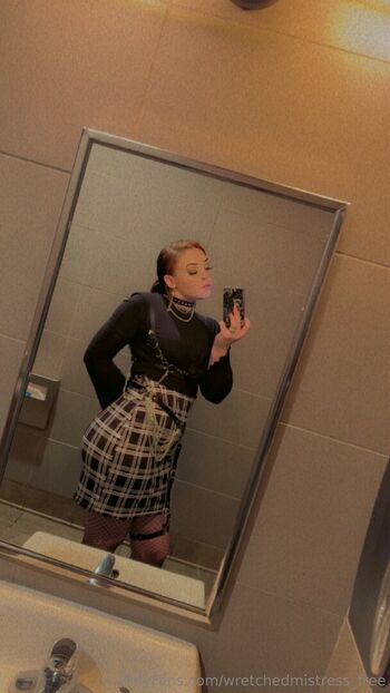 wretchedmistress_free