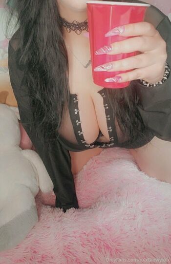 xxxglowyxxx