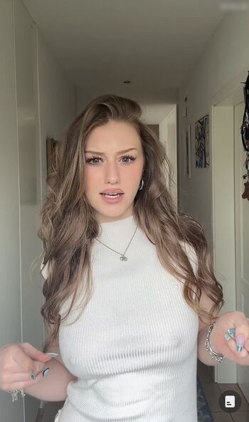 Yana Clare