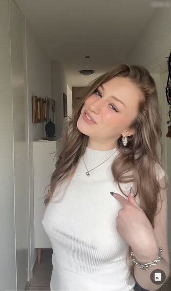 Yana Clare