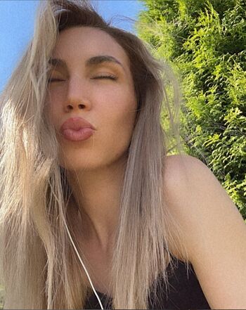 yasmineesob