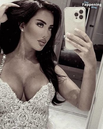 Yazmin Oukhellou