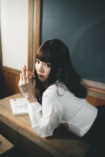 Ying Tze