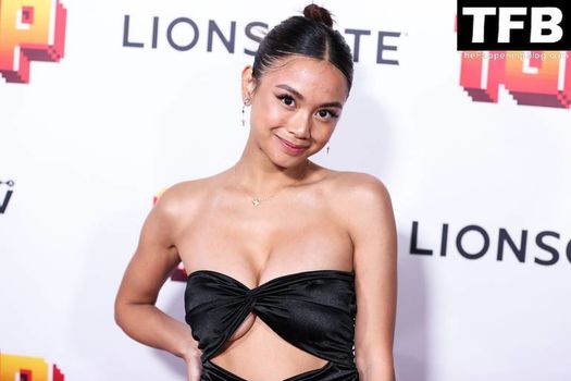 Ylona Garcia