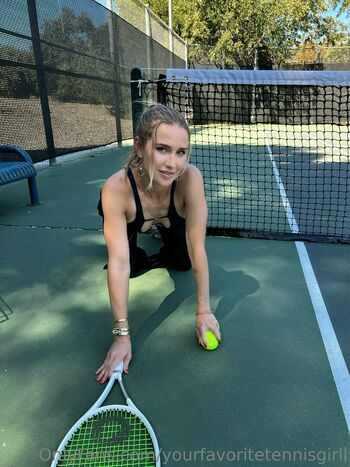 yourfavoritetennisgirll