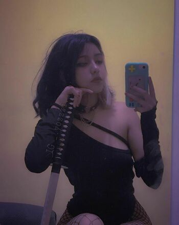 _.yozzzi._