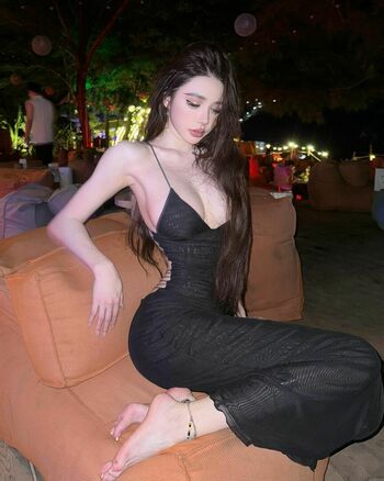 Yuan Sayuki Weme