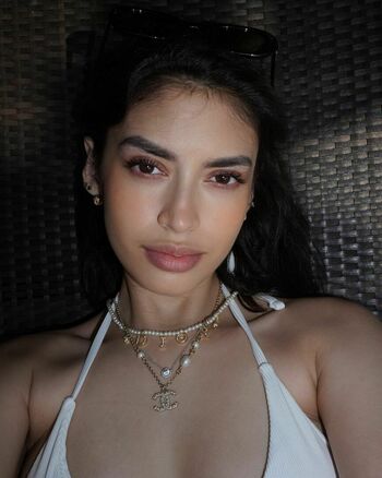 yvonnearesu_
