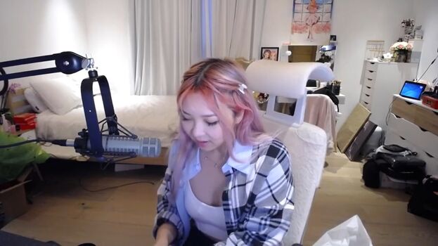 Yvonnie