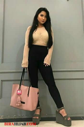 Zizi Wong