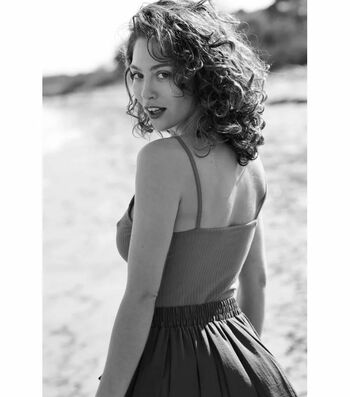 Zoë Camille