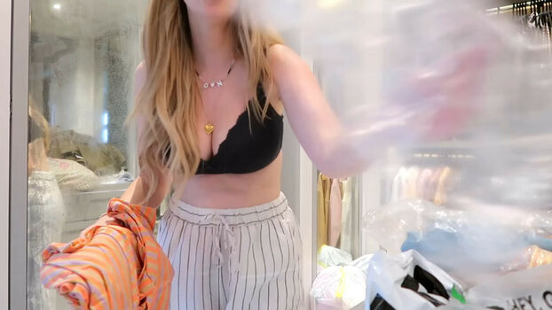 Zoë Sugg