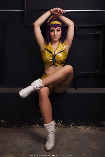 Zoe Volf Cosplay