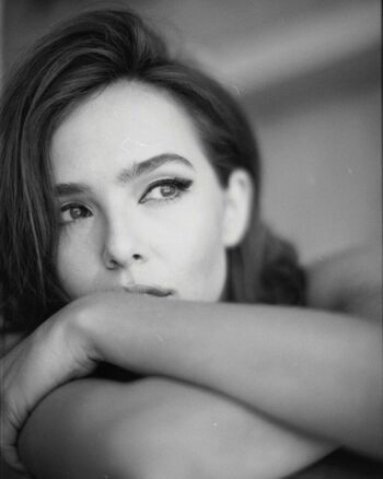Zoey Deutch