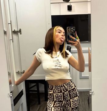 Zoey Deutch