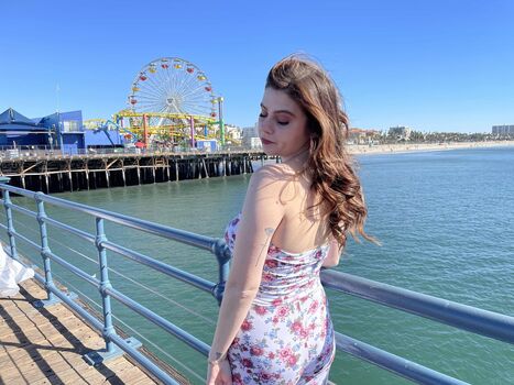 Zoey Wilde