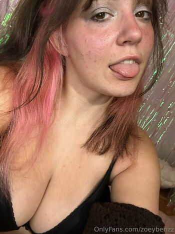 zoeybenzz