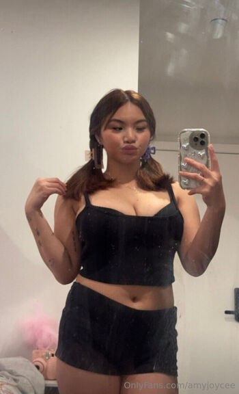 zoeylara