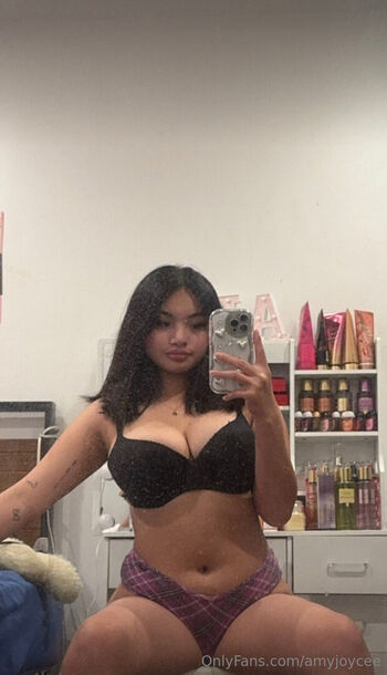 zoeylara