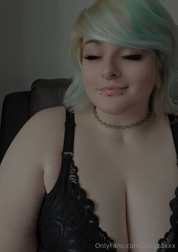 zoeyzaxxx