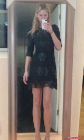 Riki Lindhome