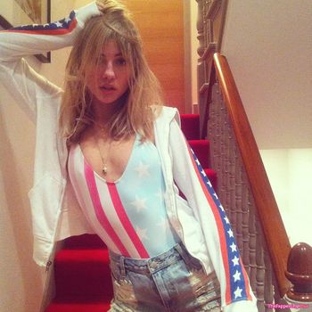 Suki Waterhouse