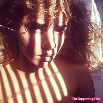 Suki Waterhouse