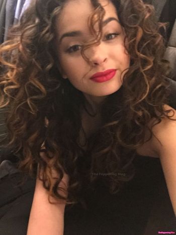 Ella Eyre