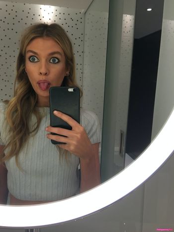 Stella Maxwell